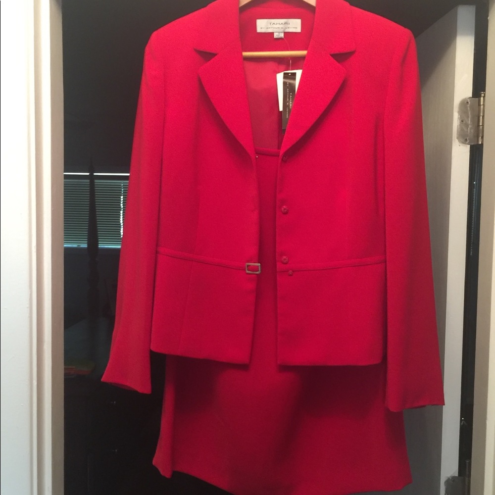 Suit see listing below